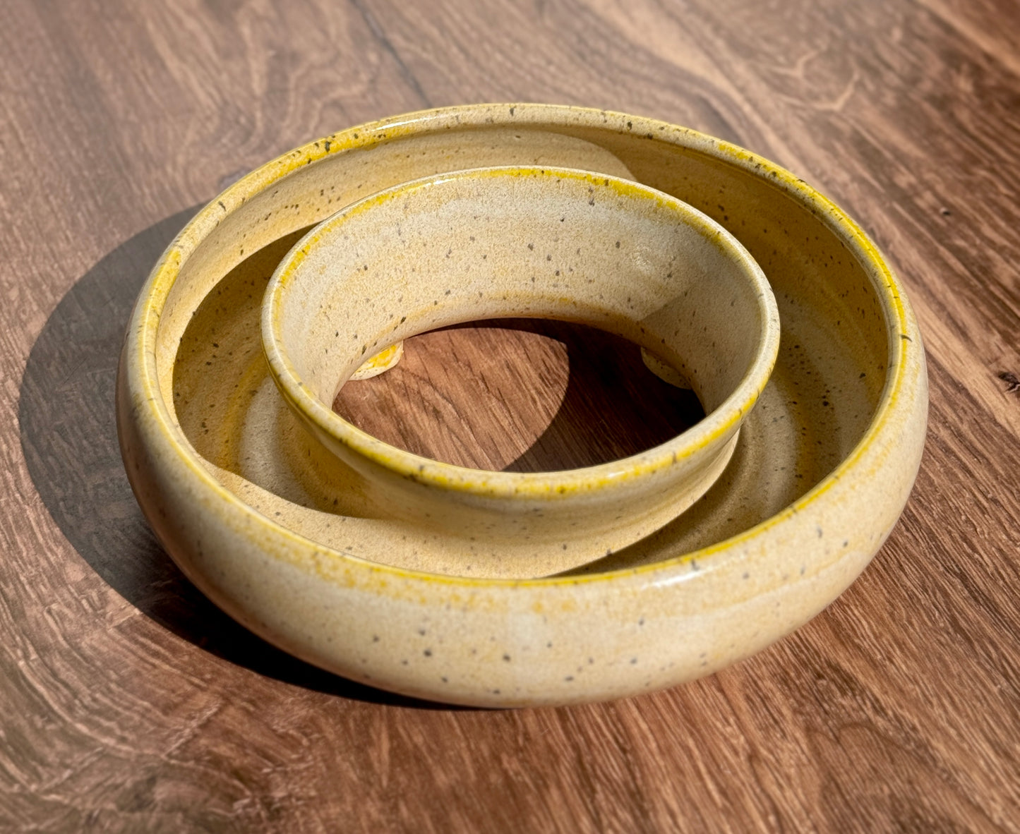 Pansy Ring (low-profile floral vase)