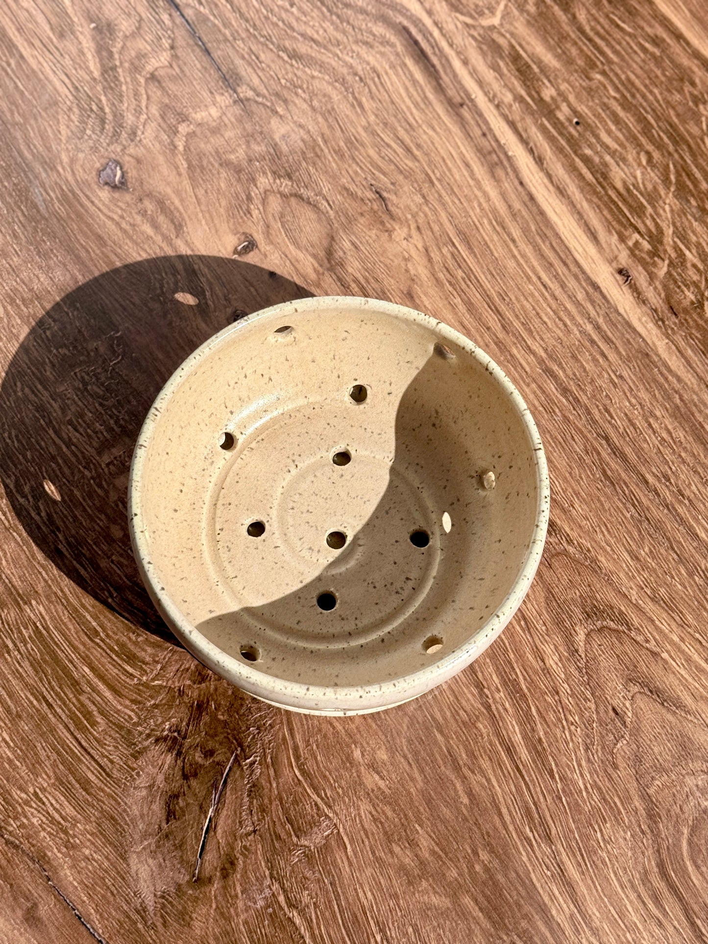 Off-White Speckled Berry Bowl Set