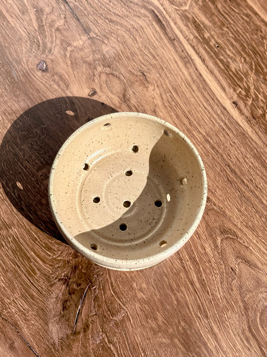 Off-White Speckled Berry Bowl Set