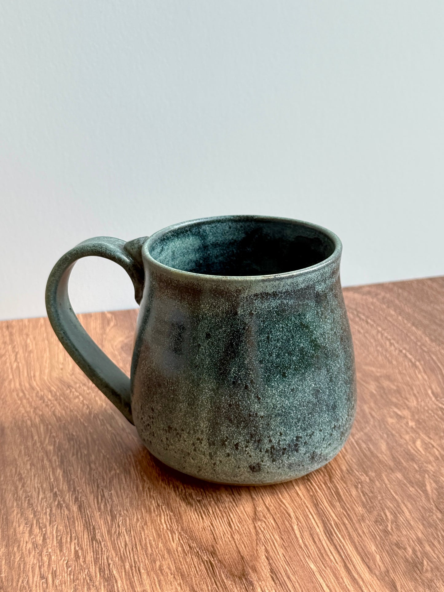 20 oz Green-Black Mug